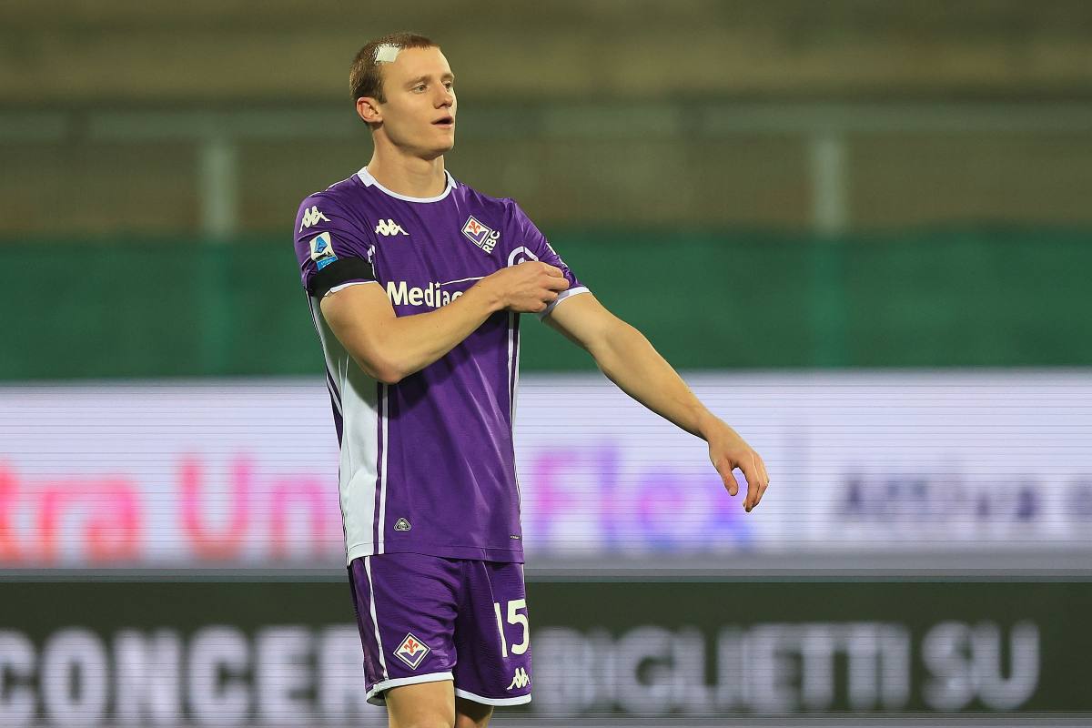 Pietro Comuzzo in campo durante Fiorentina-Cagliari (OneFootball) - FiorentinaUno.com