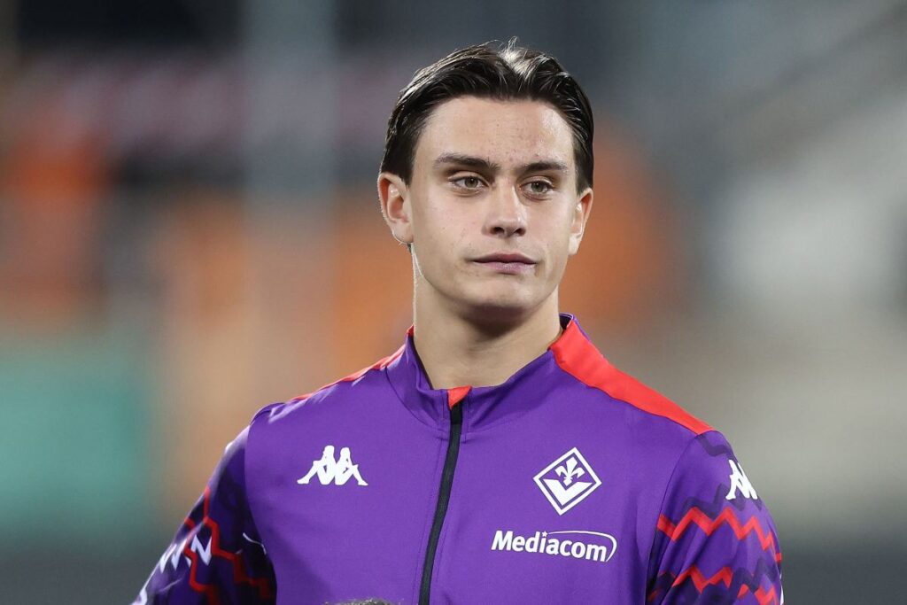 Tommaso Martinelli durante un riscaldamento prepartita (OneFootball) - FiorentinaUno.com