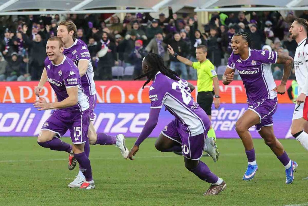 giocatori viola in campo