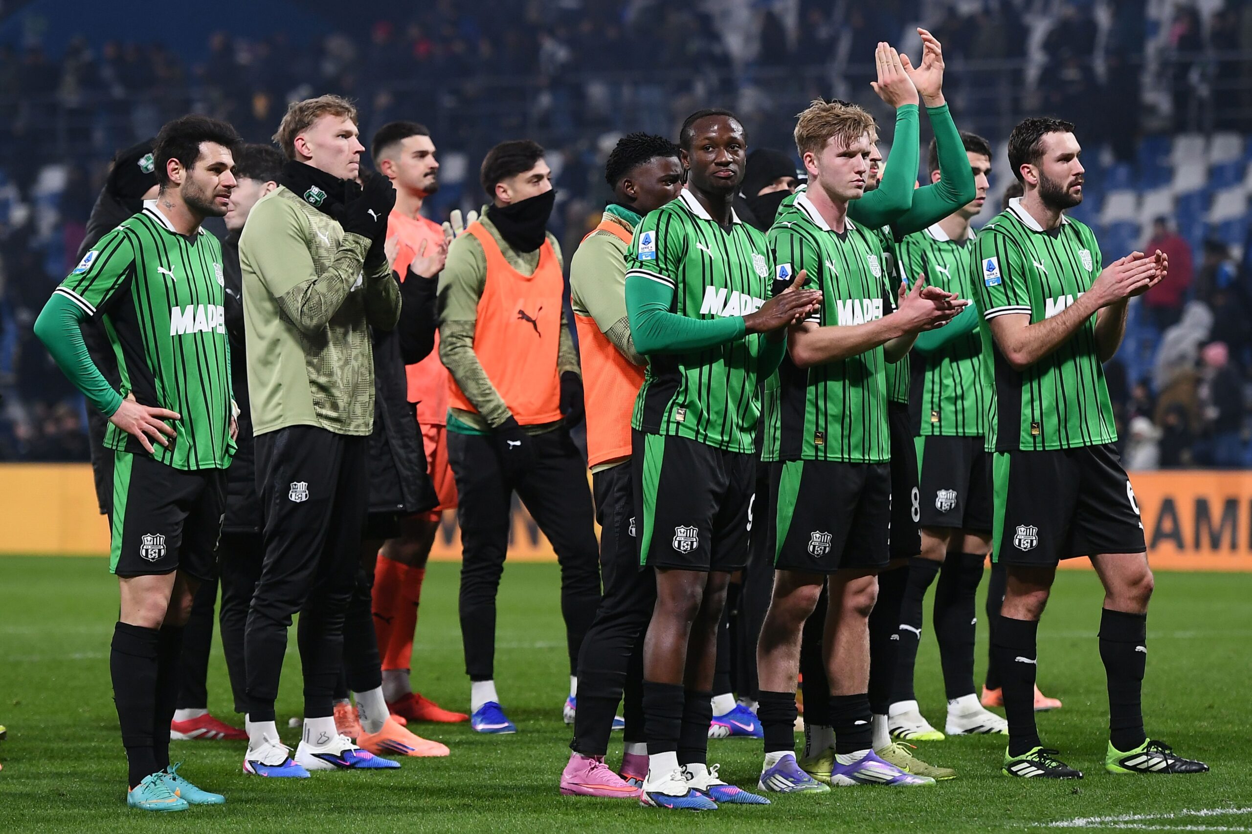 I giocatori del Sassuolo sul terreno del Mapei Stadium (OneFootball) - FiorentinaUno.com
