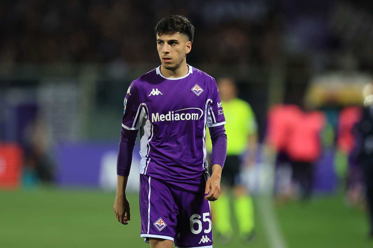 Fabiano Parisi in campo durante Fiorentina-Bologna (OneFootball) - FiorentinaUno.com 