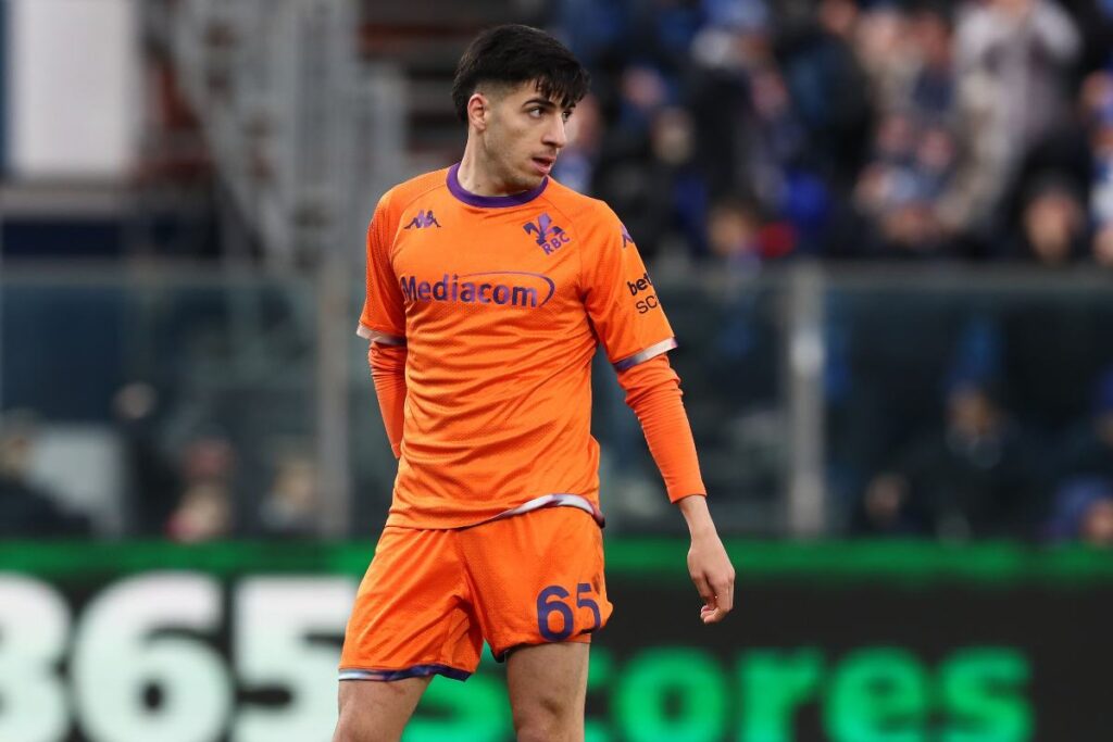 Fabiano Parisi in campo durante Como-Fiorentina (OneFootball) - FiorentinaUno.com