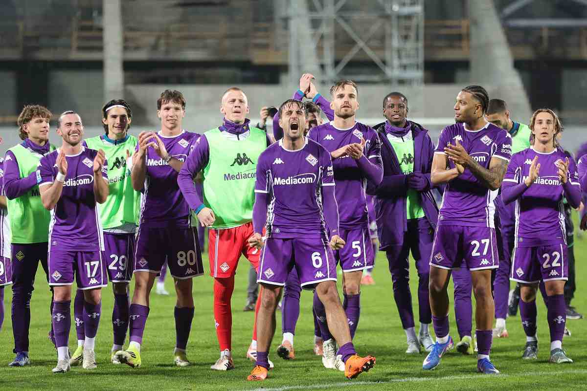 I giocatori della Fiorentina esultano dopo la vittoria nel derby col Pisa (OneFootball) - FiorentinaUno.com