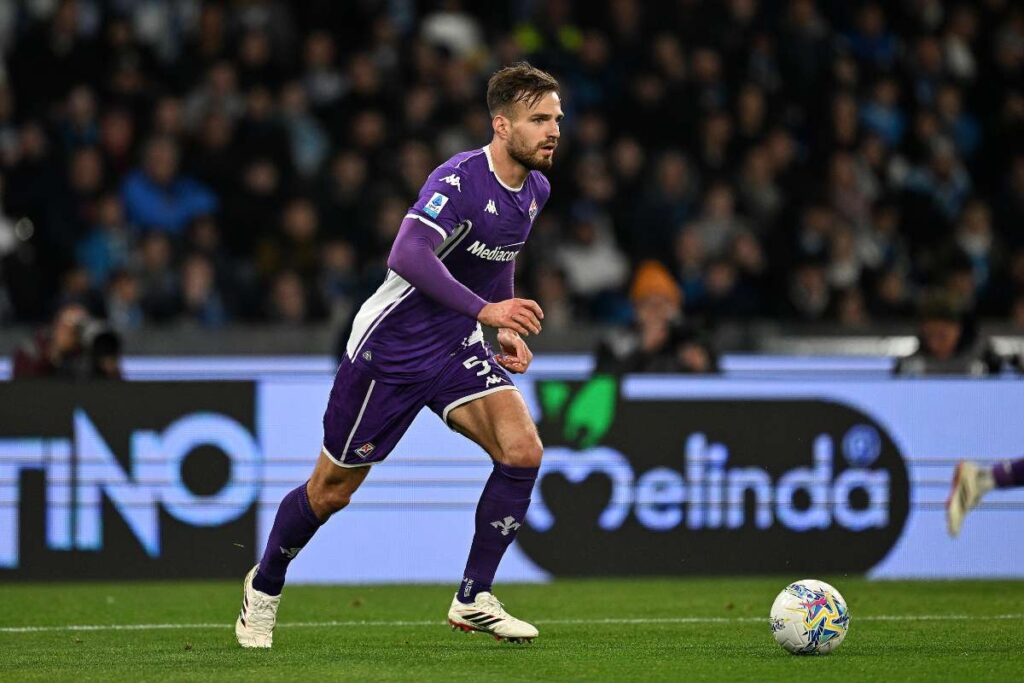 Marin Pongracic in campo durante Napoli-Fiorentina (OneFootball) - FiorentinaUno.com