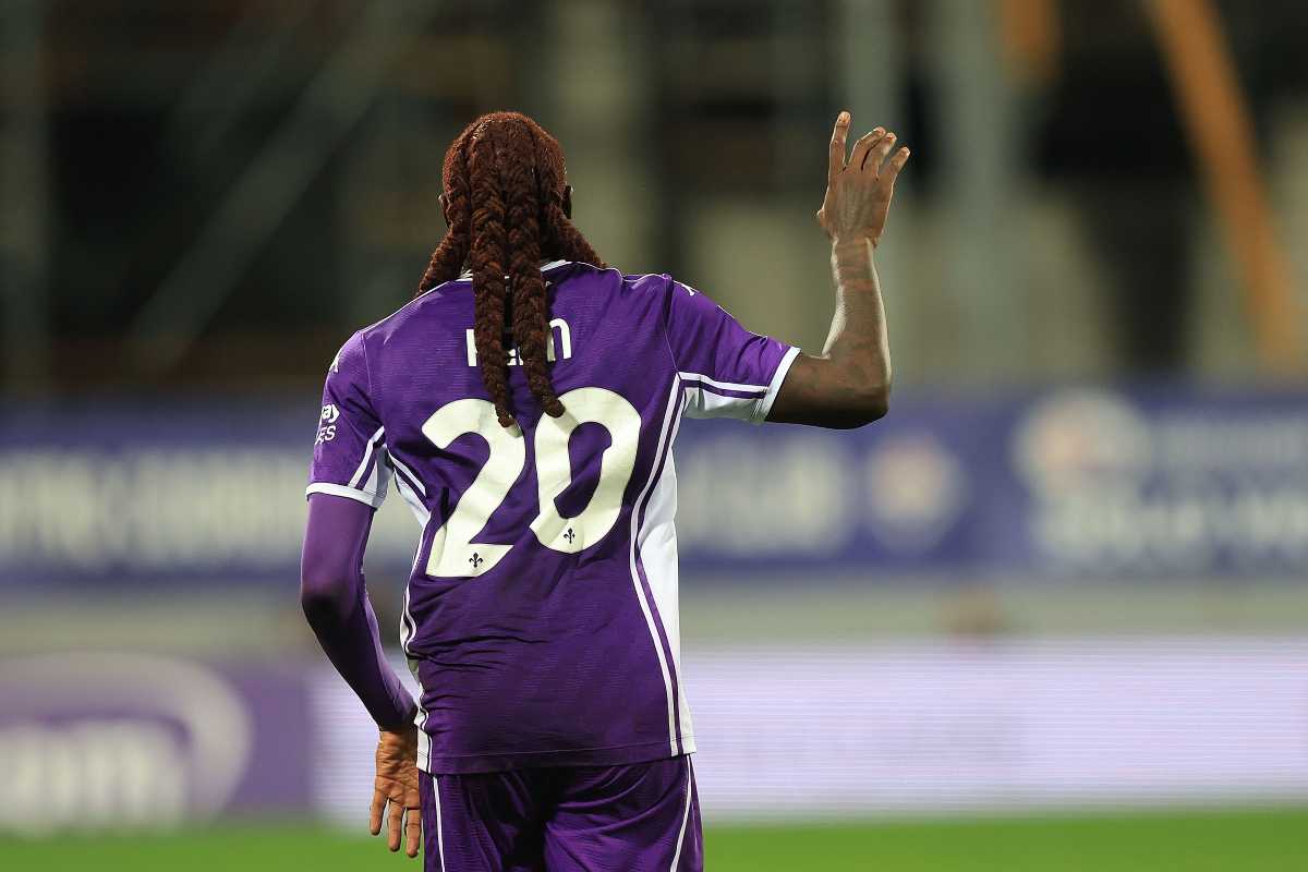 Moise kean in campo durante Fiorentina-Torino (OneFootball) - FiorentinaUno.com 