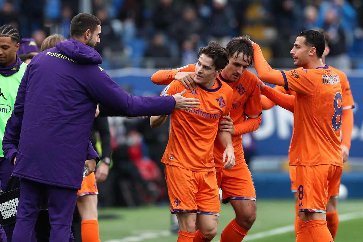 Nicolò Fagioli festeggia con i compagni il gol segnato al Como (OneFootball) - FiorentinaUno.com