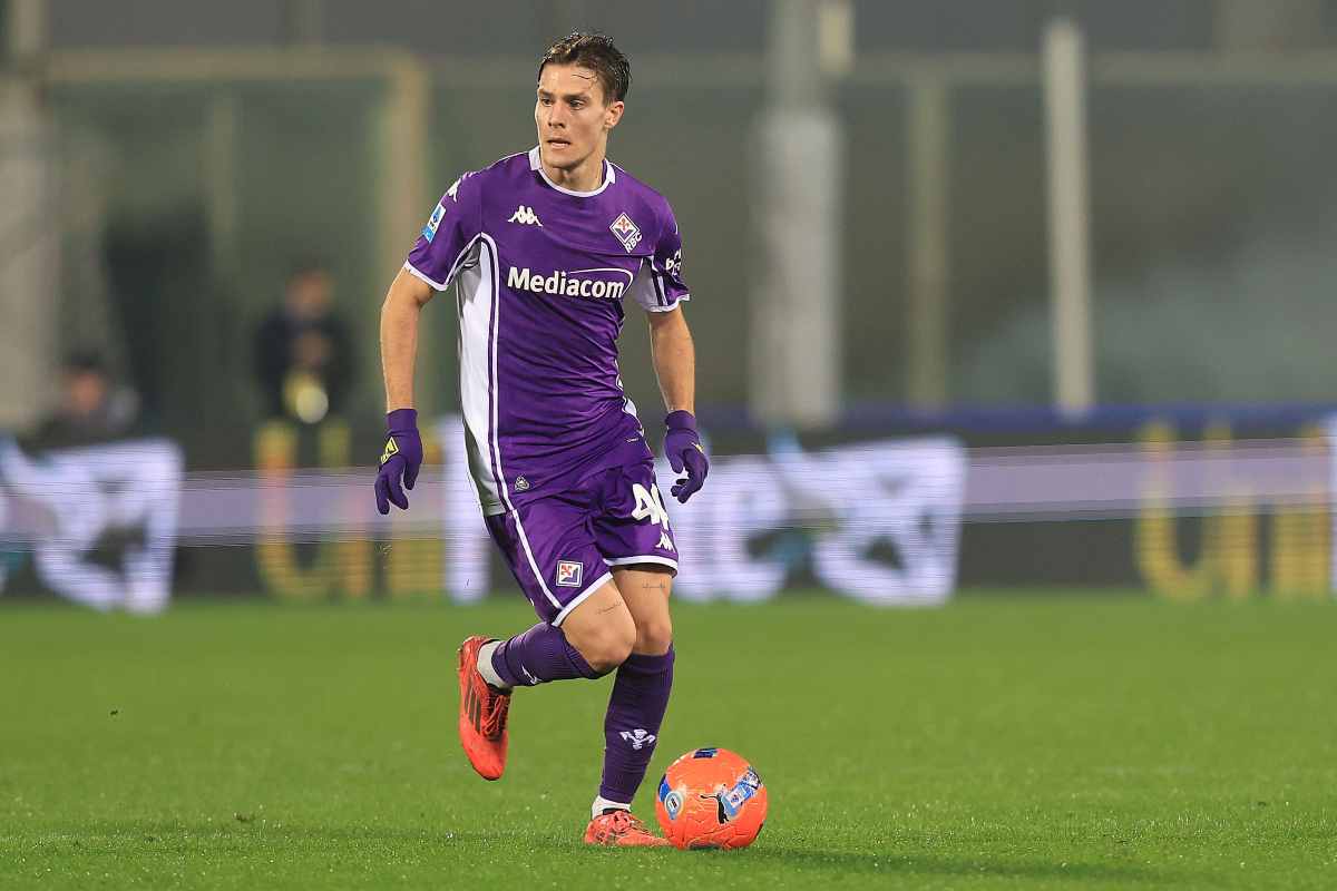 Nicolò Fagioli in campo durante Fiorentina-Cagliari (OneFootball) - FiorentinaUno.com