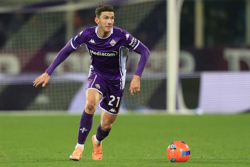 Robin Gosens in campo con la maglia della Fiorentina (OneFootball) - FiorentinaUno.com