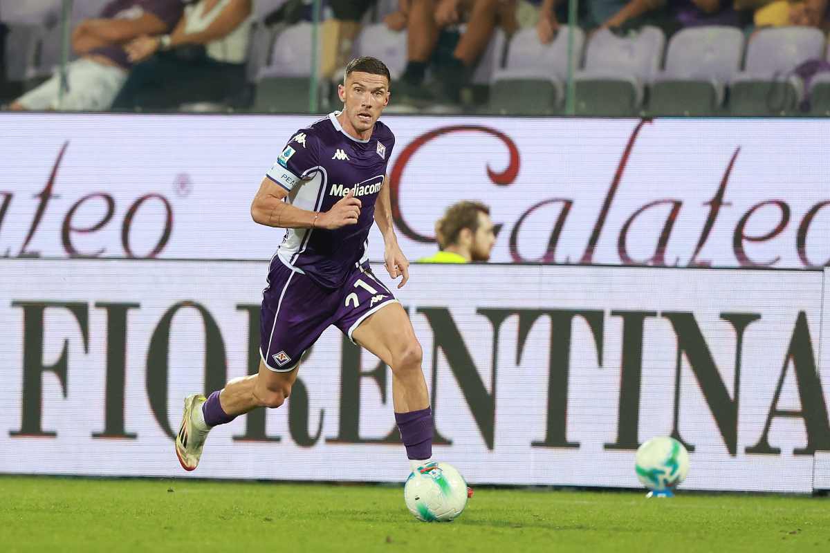 Robin Gosens in campo con la maglia della Fiorentina (OneFootball) - FiorentinaUno.com