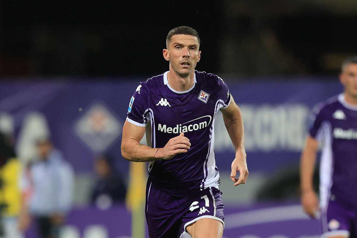 Robin Gosens in campo con la maglia della Fiorentina (OneFootball) - FiorentinaUno.com
