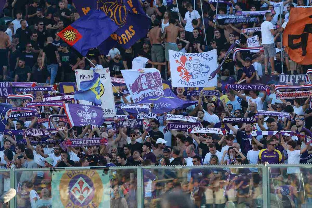 I tifosi della Fiorentina al Franchi per la gara col Como (OneFootball) - FiorentinaUno.com