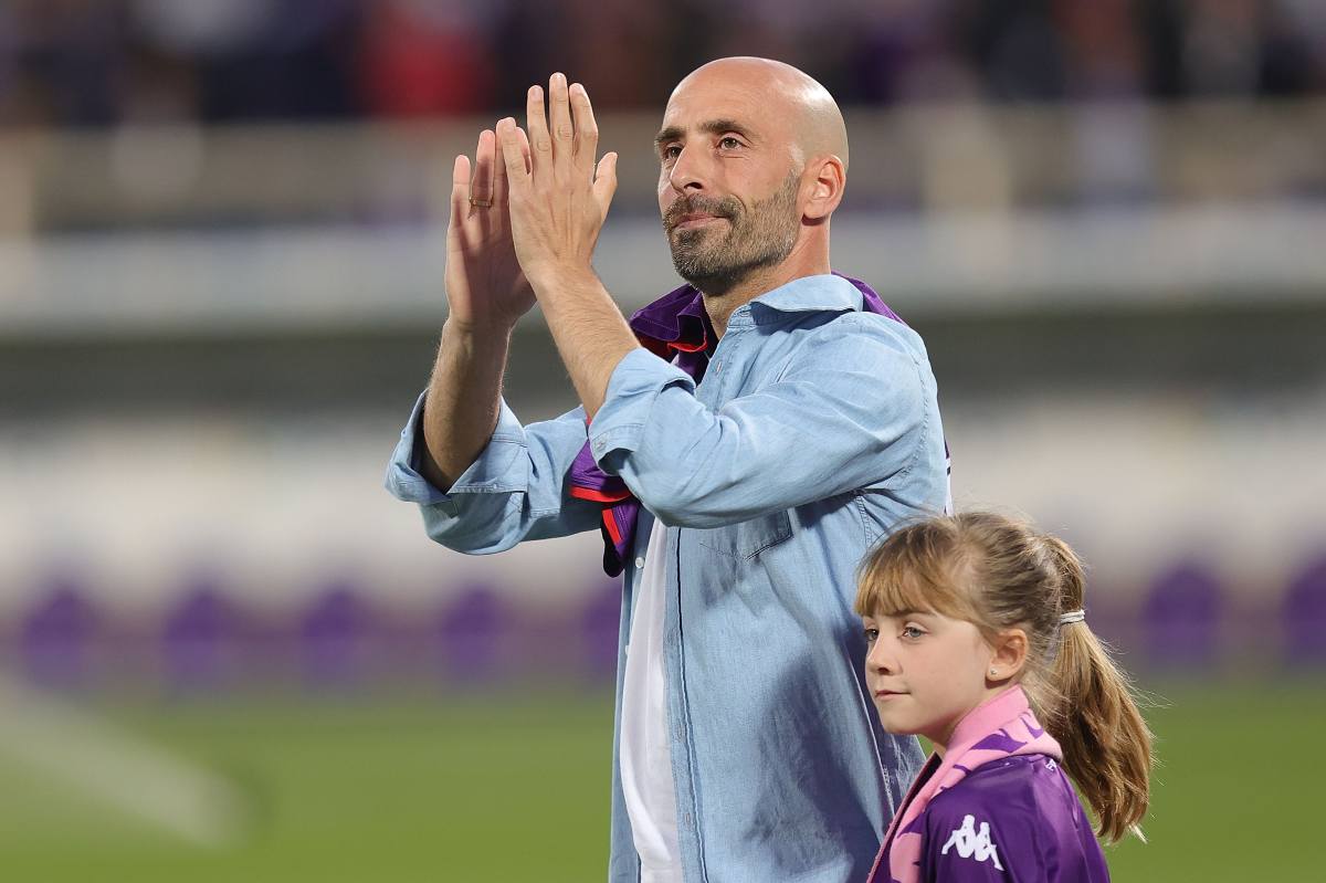 Borja Valero in campo acclamato dai tifosi