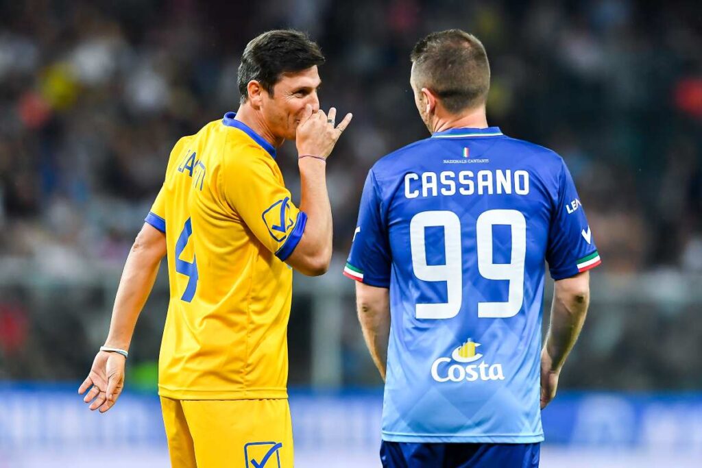 Cassano e Zanetti in campo