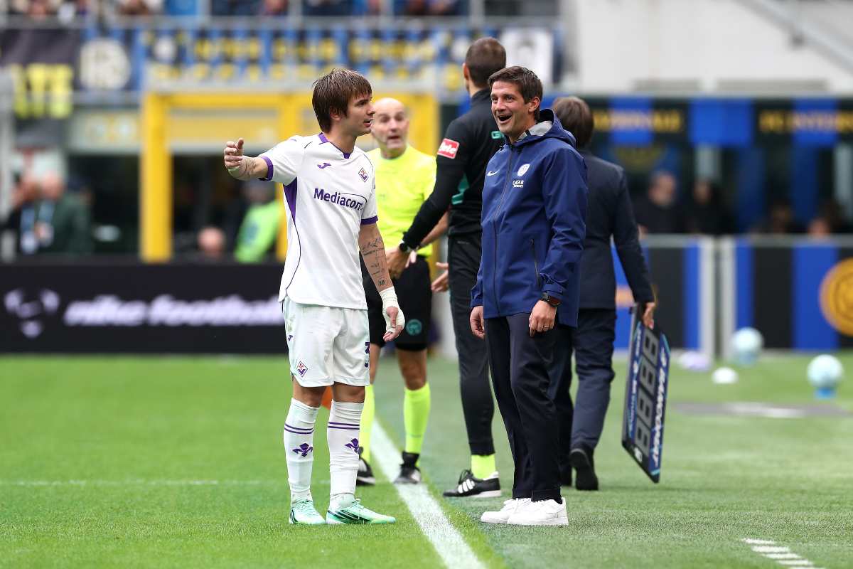 Mastantuono parla con chivu