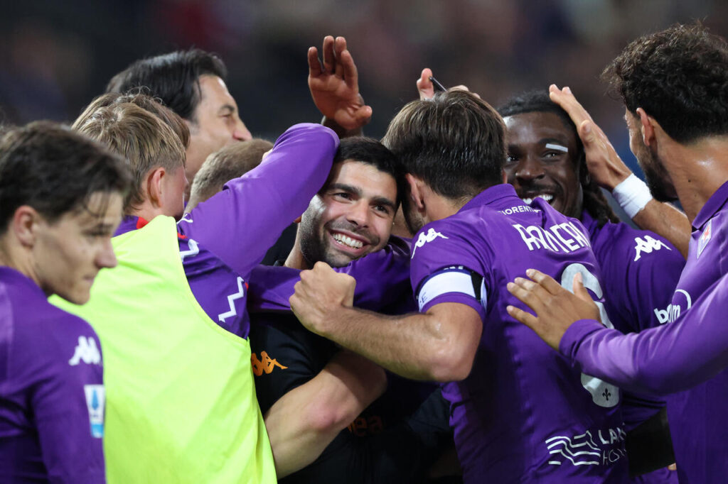 UDINE, ITALY - MAY 25: Fiorentina players celebrate scoring a goal during the Serie A match between Udinese and Fiorentina