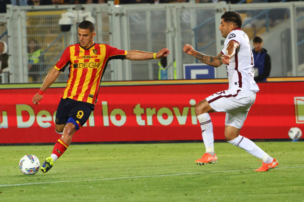 LECCE, ITALY - MAY 18: Nikola Krstovic of Lecce moves to strike the ball during the Serie A match between Lecce and Torino at Stadio Via del Mare on May 18, 2025 in Lecce, Italy