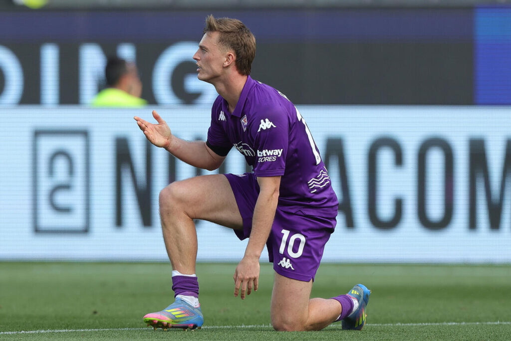 FLORENCE, ITALY - APRIL 27: Albert Gudmundsson of ACF Fiorentina